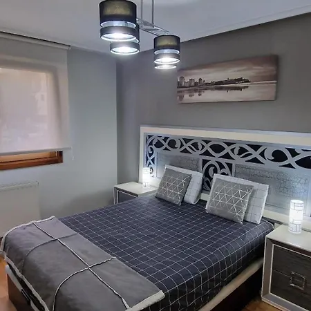 Balmes 8 - 6 Pax Centrico Y Plaza De Garaje - Vut-4831-as גיחון