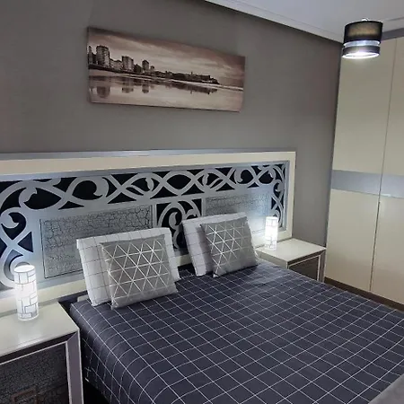 Balmes 8 - 6 Pax Centrico Y Plaza De Garaje - Vut-4831-as גיחון